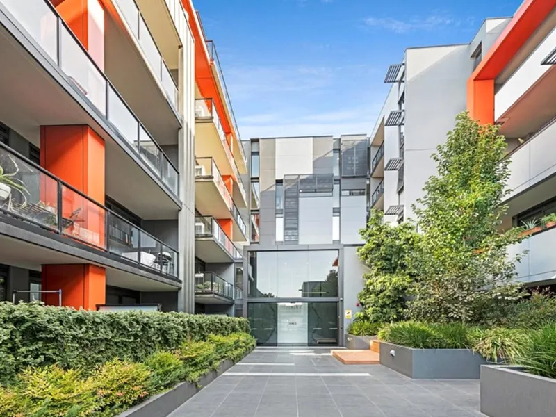 Light & Bright with An Entertainer's Balcony