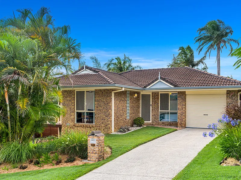 Elevated Byron Hills position in sought after street