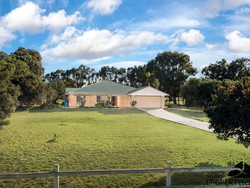 Family Home + Relaxing Lifestyle Retreat Across 2.5 Acres