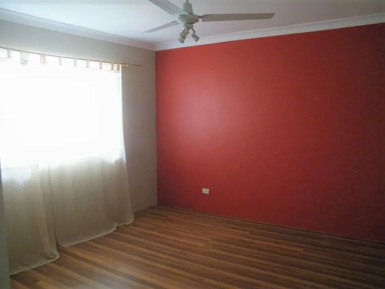 MINUTES FROM THE CBD – ONE BEDROOM STUNNER! AVAILABLE MAY