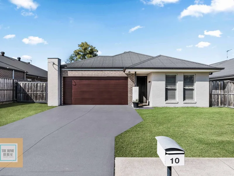 4 Bedroom Family Home with Side Access & In-Ground Pool