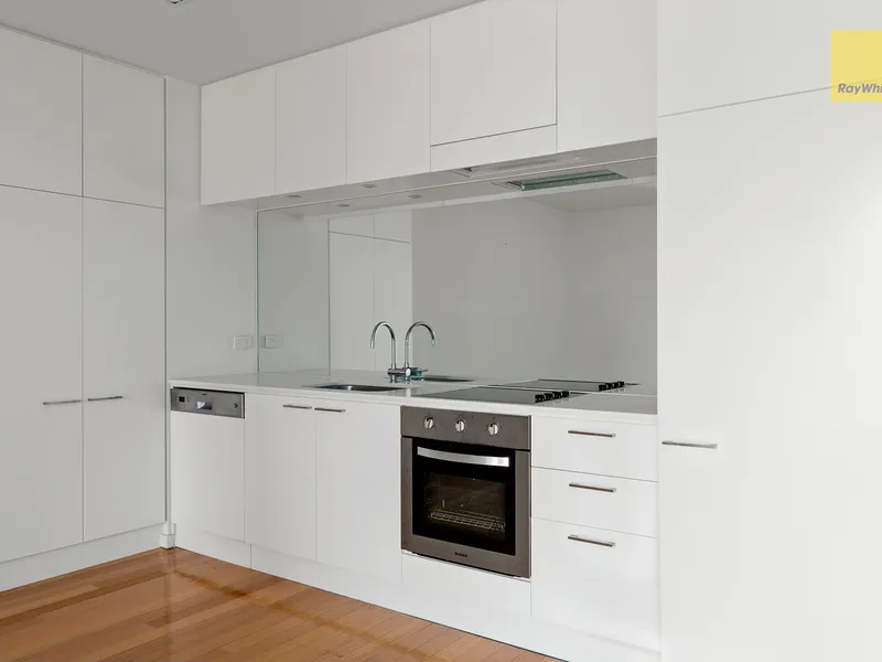Modern unit available for rent in the heart of Adelaide!
