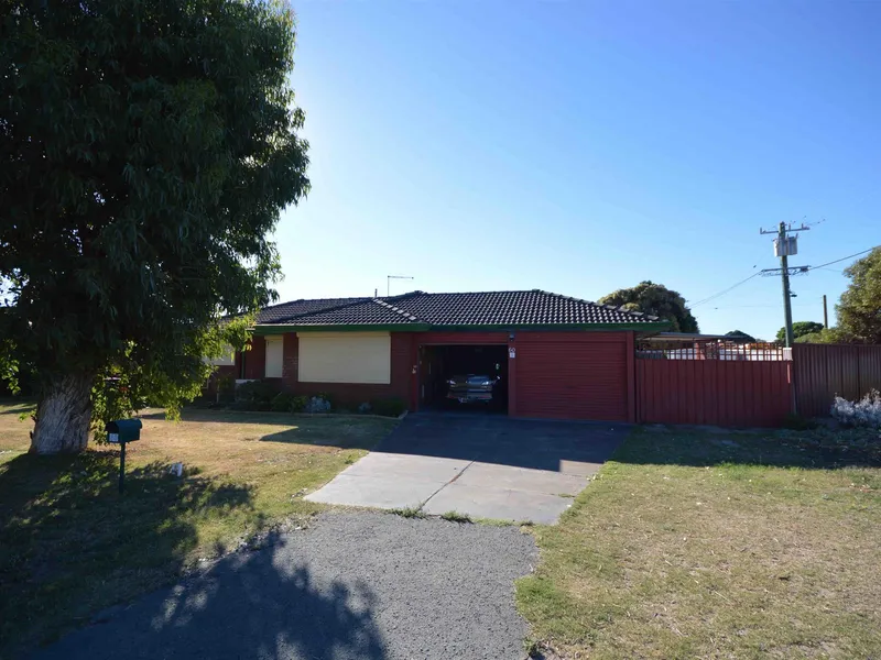 NEW TO MARKET - 856n2 BLOCK OF LAND - CORNER POSITION WITH SOLID BRICK & TILE HOME - WORKSHOP - CLOSE SHOPS & BEACH & BUS