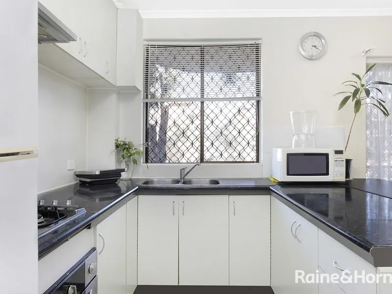 !!DEPOSIT TAKEN!! 2 Bedroom unit in a Prominent Position and Close to Schools