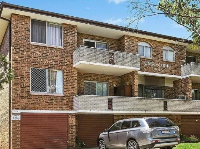 3 BEDROOM APARTMENT + GARAGE