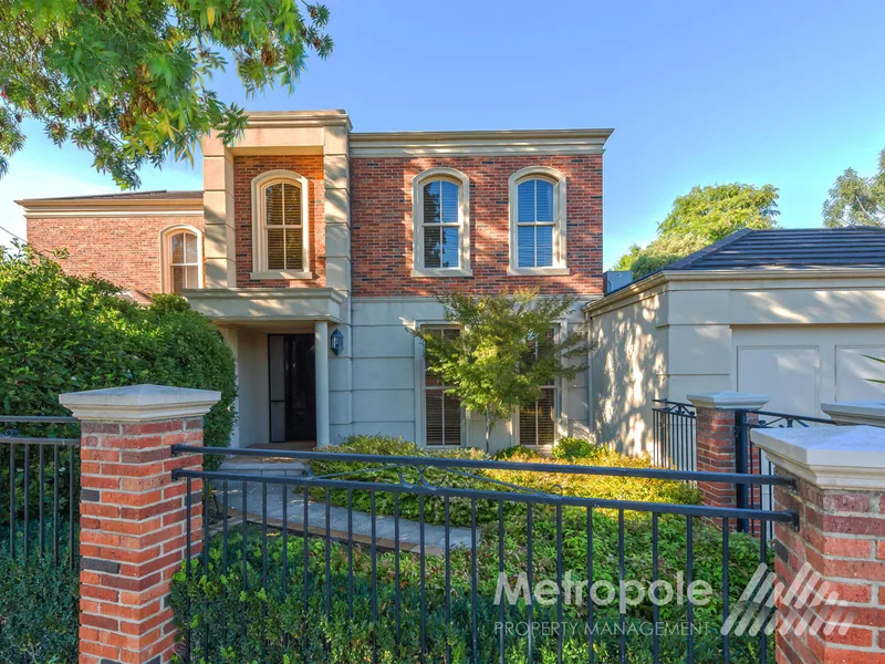 STUNNING THREE BEDROOM PLUS STUDY RESIDENCE
