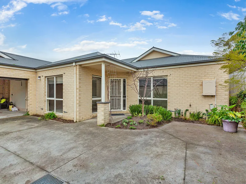 **REGISTER TO INSPECT VIA REALESTATE.COM.AU LINK & PHOTO ID MUST BE PROVIDED AT ENTRY, WHEN VIEWING ALL RENTAL PROPERTIES WITH BARRY PLANT FRANKSTON**