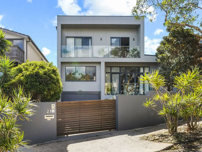 The Height Of Coastal Luxury, A Freestanding Contemporary Family Home With Alluring Views