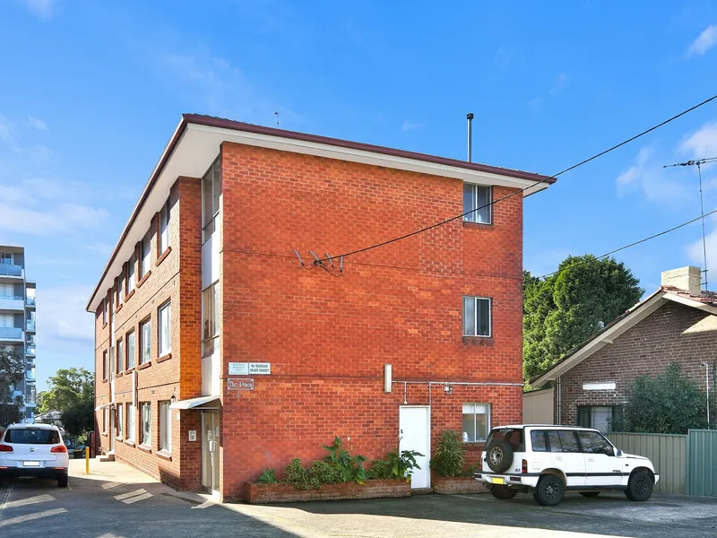 Top Floor Apartment in a Sought-After Location