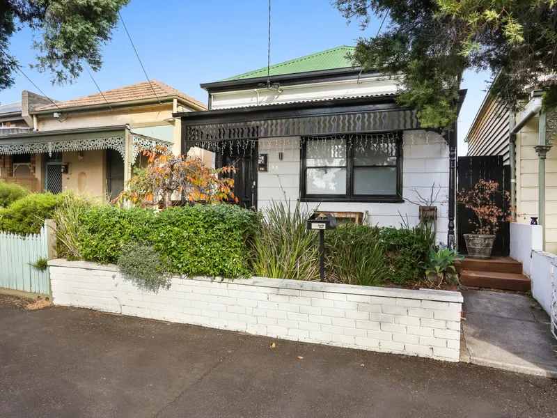 Lovely terrace home with industrial influences!