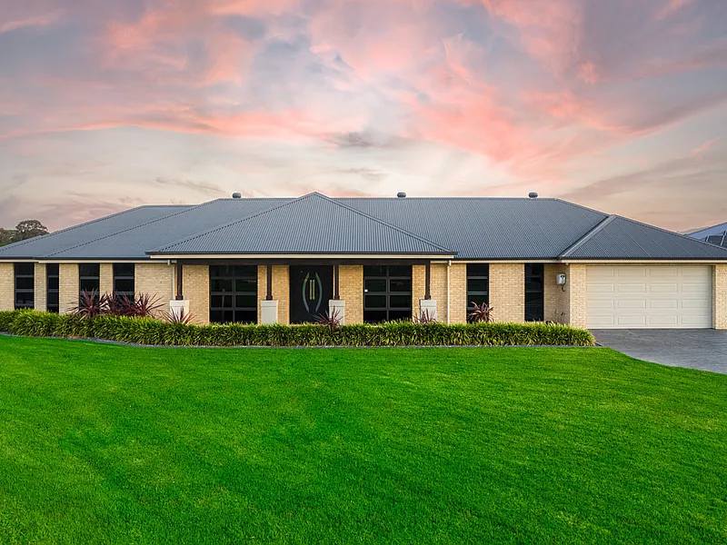 MODERN & LUXURIOUS LIVING!