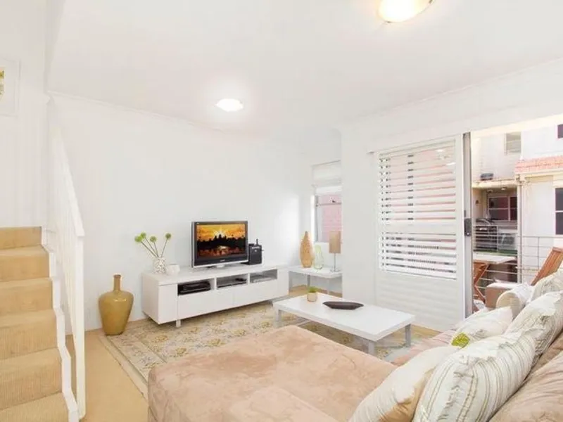 SPLIT LEVEL 2 BEDROOM APARTMENT