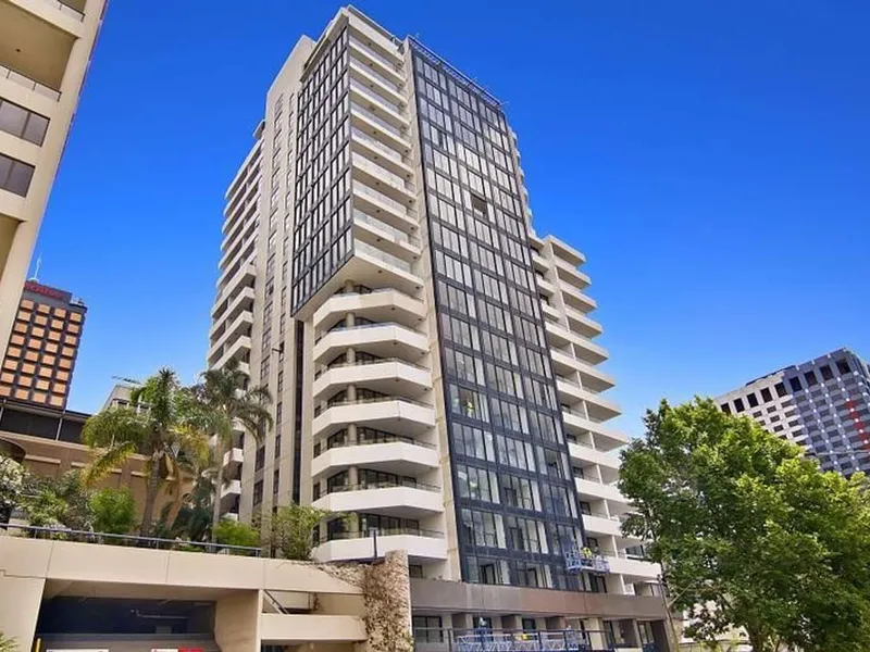 Amazing Apartment In The Heart Of North Sydney, With Harbour & City Views