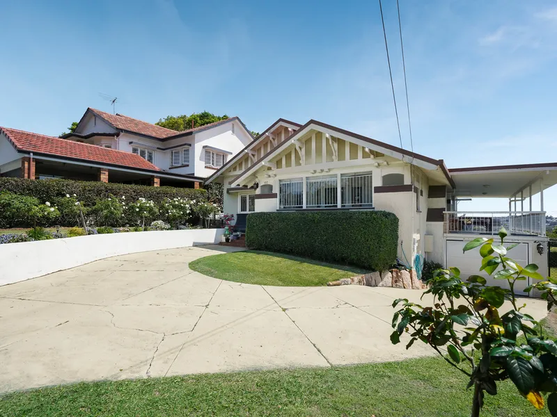 Prestigious Family Home in one of the best locations in Kelvin Grove!