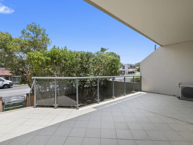Sun-drenched Courtyard Apartment
