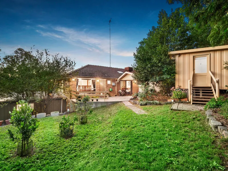 Family spaces with Enormous Garage/Workshop!