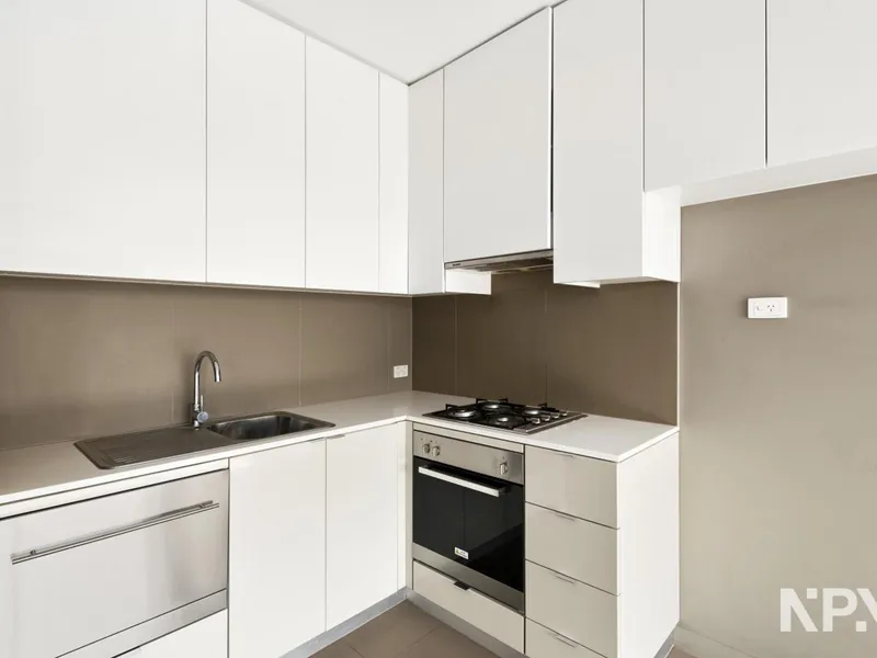 2 Bedroom Corner Apartment with Car Park