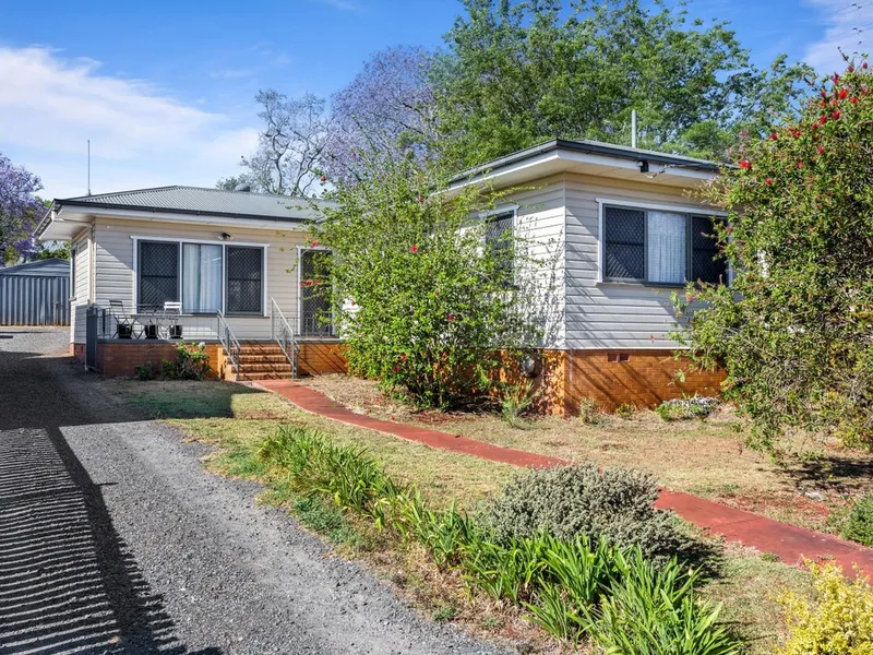 Convenient Two Bedroom Home in Mount Lofty!