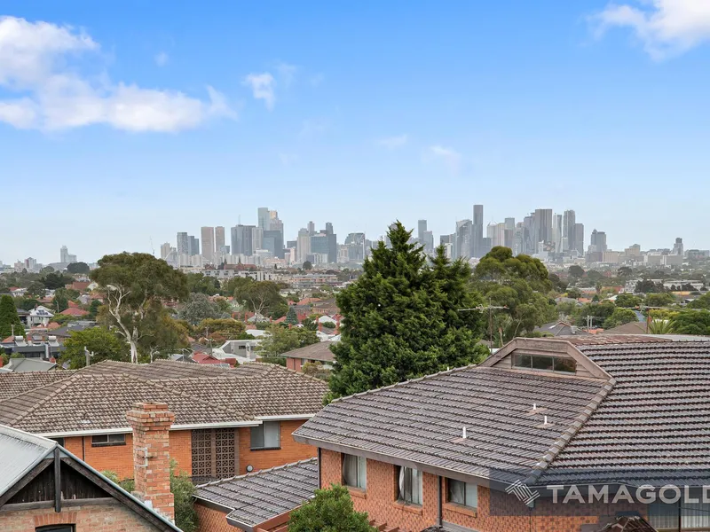 Contemporary Starter or Astute Investment!