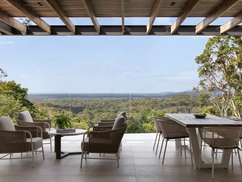 PURE LUXURY WITH PANORAMIC OCEAN VIEWS