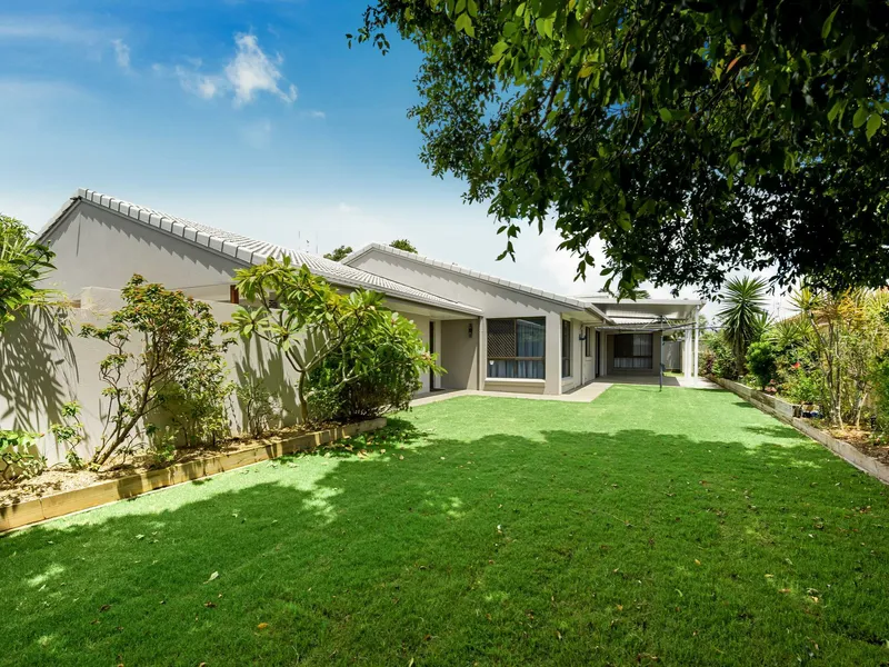 SUPERB NEWLY RENOVATED HOME - PERFECT FOR THE WHOLE FAMILY!