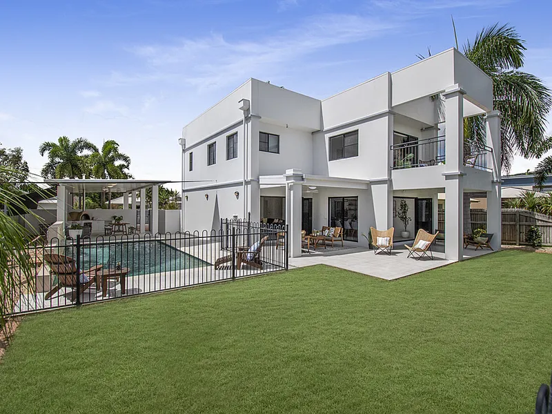 CONTEMPORARY RIVERFRONT CLASSIC