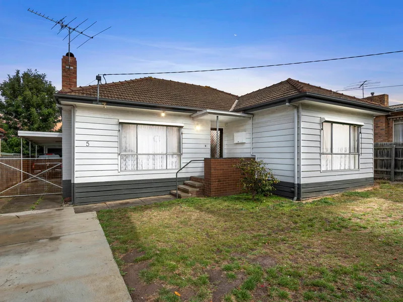 Exceptional Value in Fantastic Location on 730sqm approx. of Prime Land