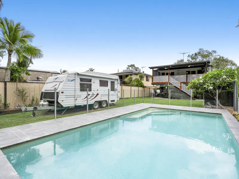 Relaxing Retreat with Pool in a Creekside Cul-de-sac