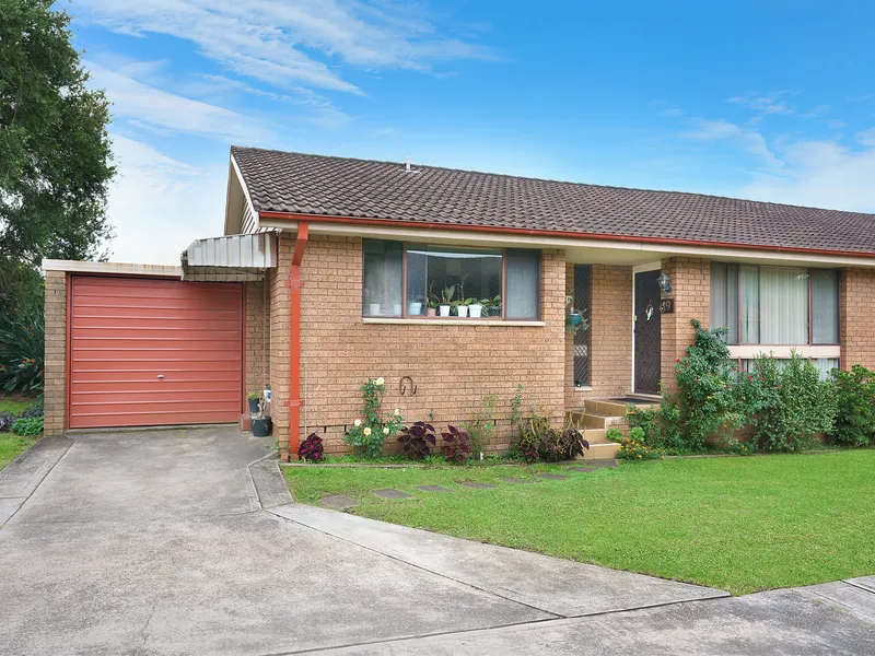 MODERN & SPACIOUS IN TRANQUIL SETTING CLOSE TO VIBRANT SHOPPING VILLAGE