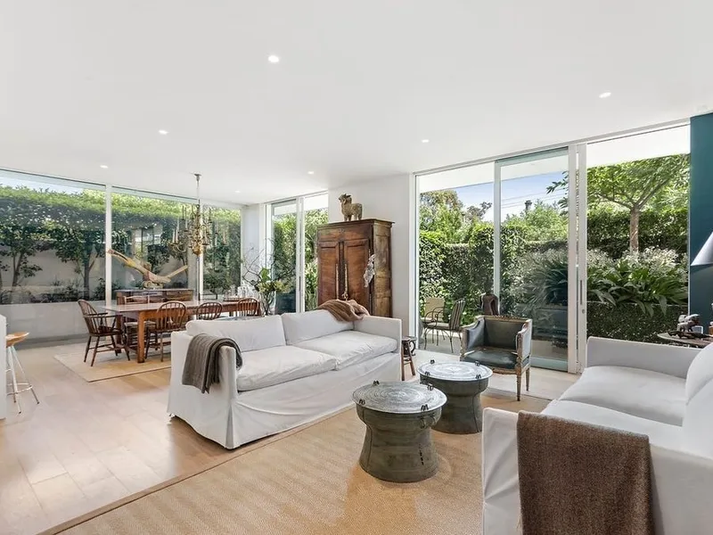 STYLISH EXECUTIVE LIVING IN SOUGHT AFTER BRIGHTON HUB