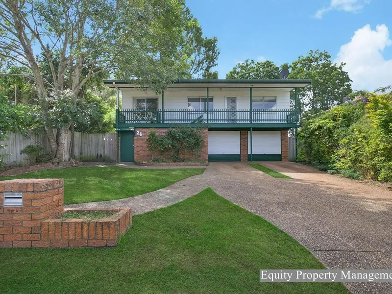 Expansive family home in a convenient location!