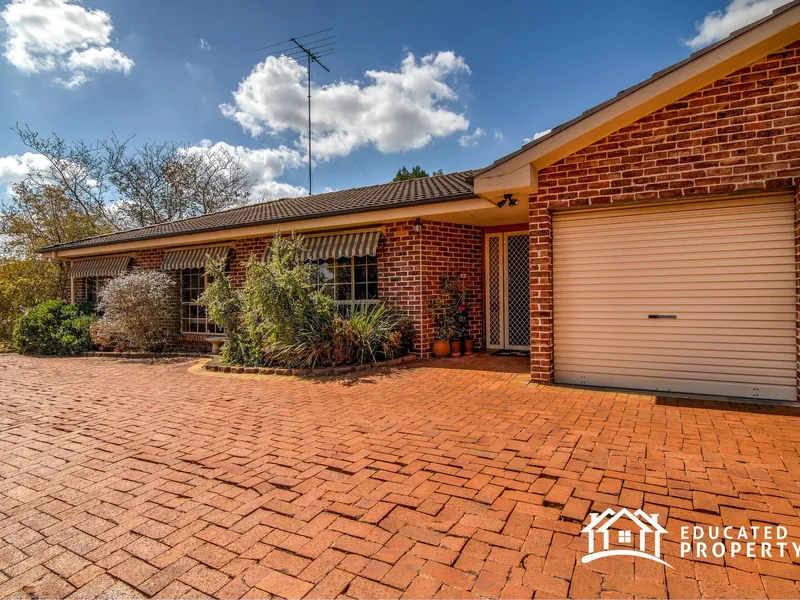 BEAUTIFULLY PRESENTED VILLA IN CENTRAL LOCATION