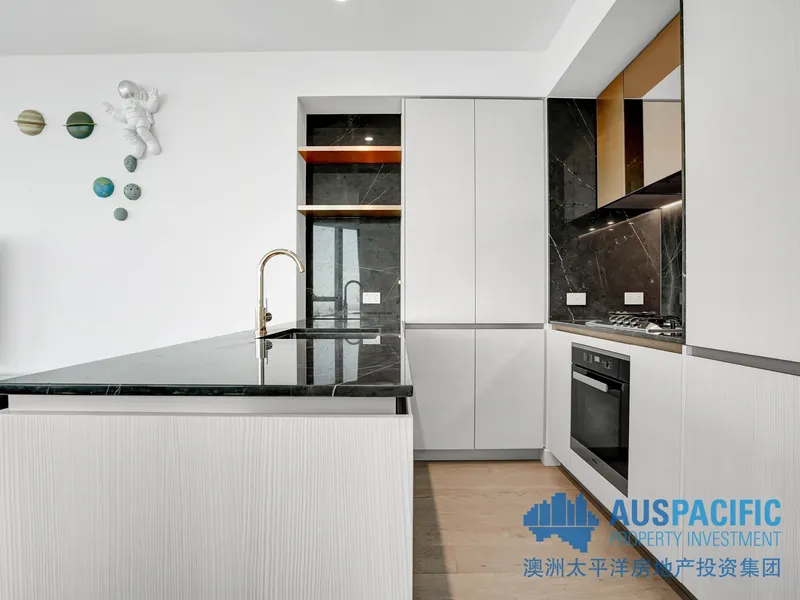 Spacious 3 Bed 2 Bath 1 Car space Fully-furnished Aurora Apartment