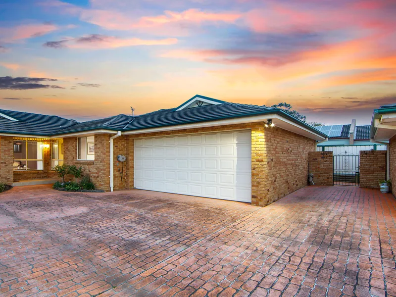BEAUTIFULLY PRESENTED PROPERTY, REAR VILLA 200m TO WOY WOY CBD.