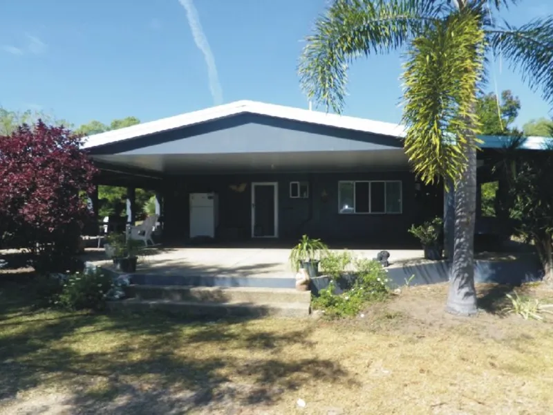 BLOCK HOME ON ACREAGE AT BEACH !