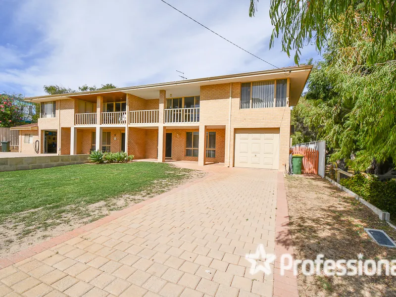 Live the Falcon Beach Lifestyle!