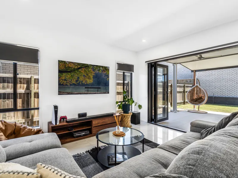 Perfect family home in new estate.