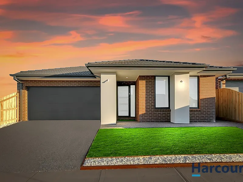 New Home - Walk to Rockbank Station