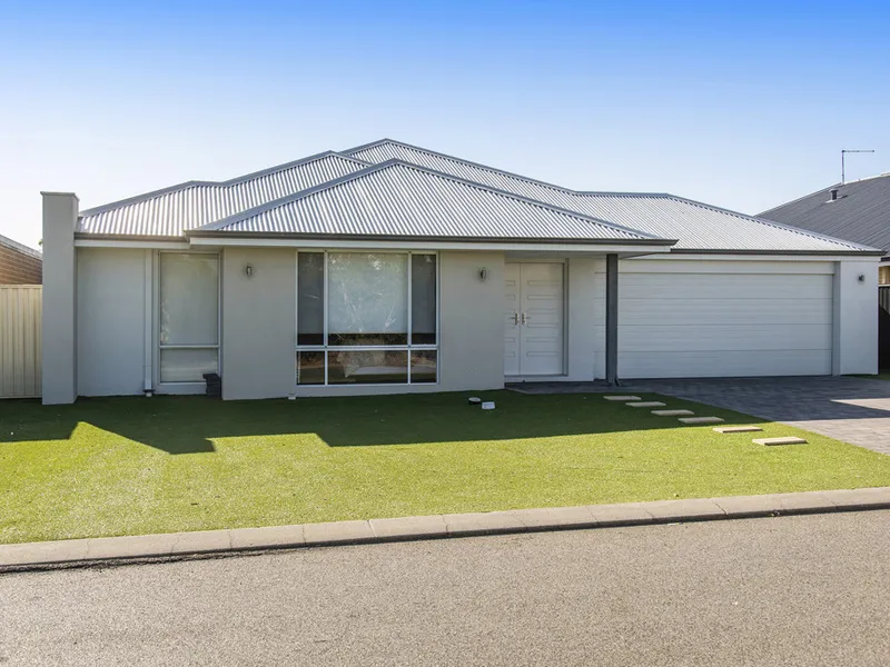 STUNNING, HUGE FAMILY HOME