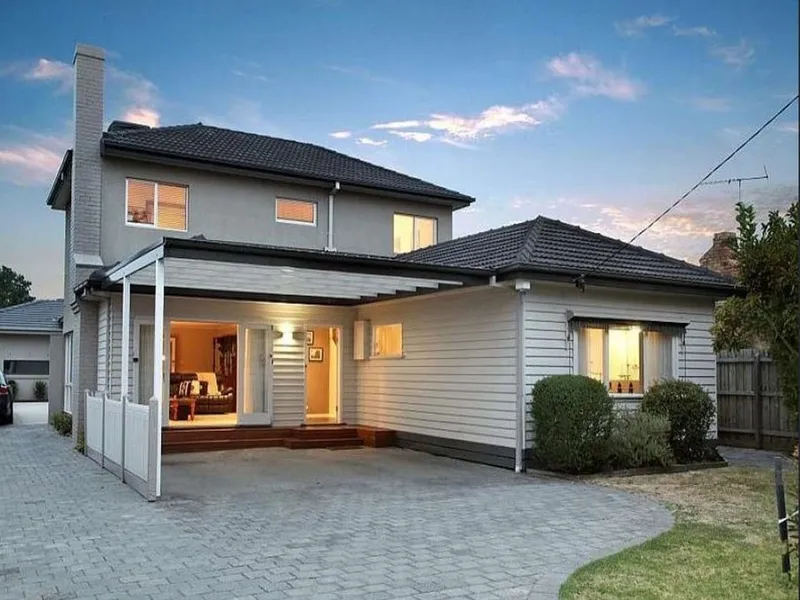 Beautiful, Renovated Double Storey Family Home