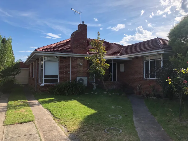 Three Bedroom Home with Large Backyard! HODGES CAULFIELD