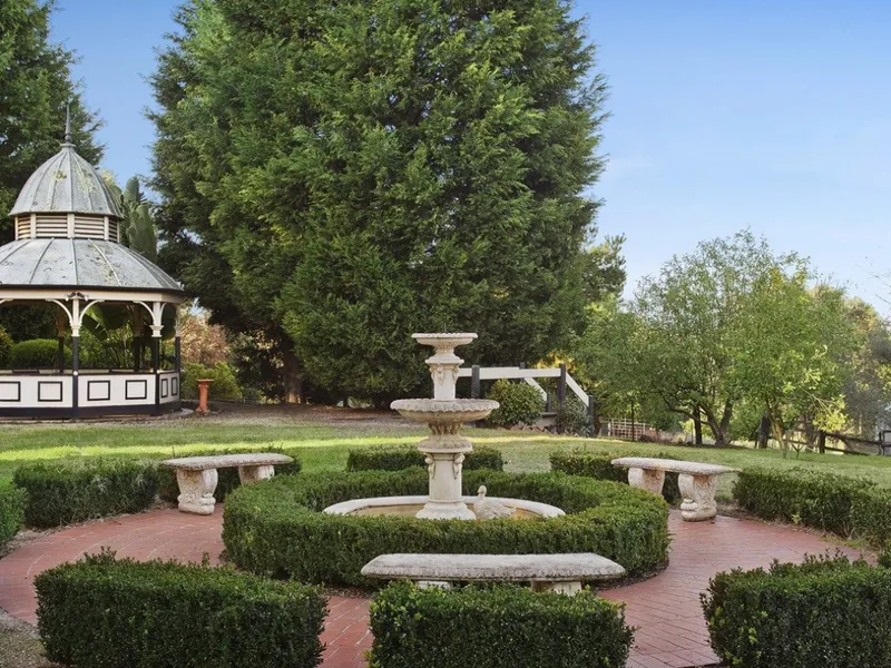 Call before it Sold little Gem lifestyle in heart of Plenty