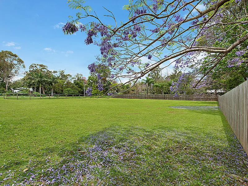 Vacant Land in a Karana Downs Hotspot!