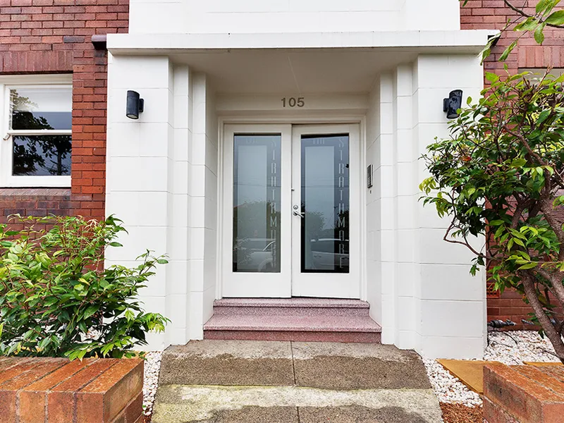 Art Deco Charmer...A Must To Inspect