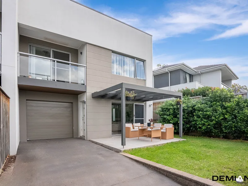 It's all fresh and modern living at 85 Hennessy. In the Brighton Lakes, the low maintenance offering here, brings a lifestyle that is simply carefree.