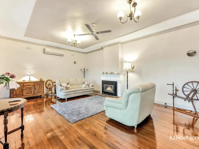 Family Charmer With Plans And Permits
