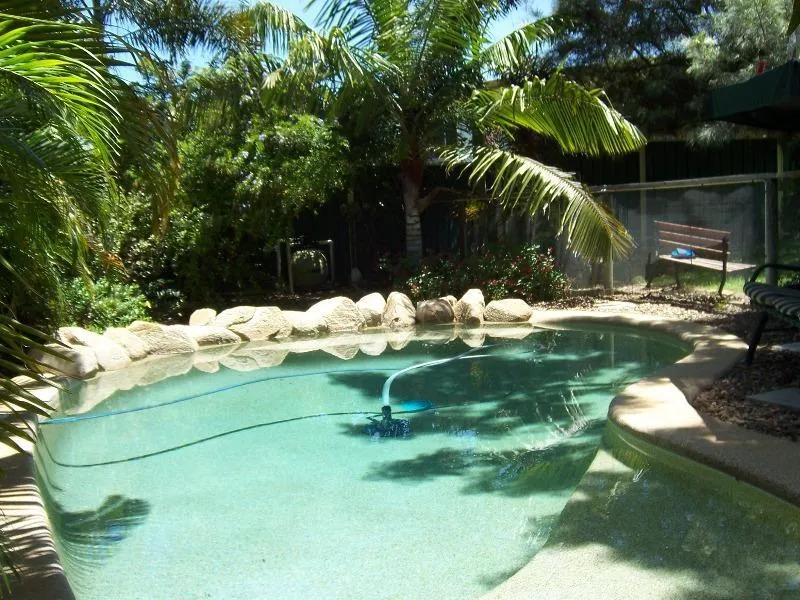 4 BED + POOL = ONLY $260,000