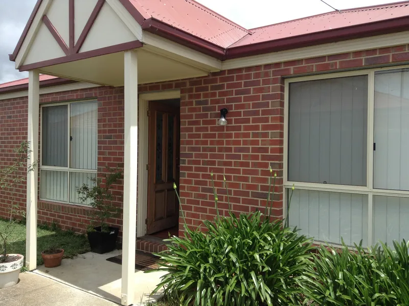 2 BEDROOM UNIT IN PRIME LOCATION