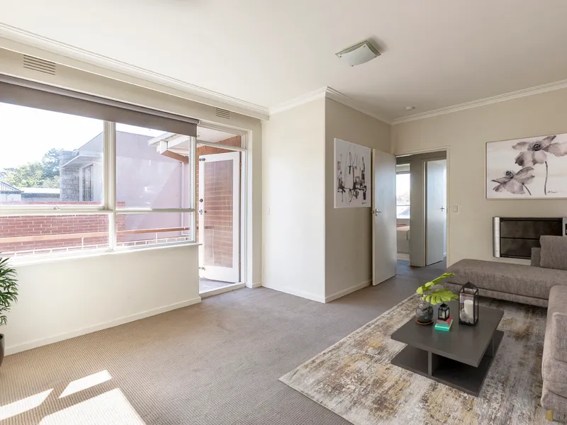 FULLY RENOVATED THROUGHOUT!!