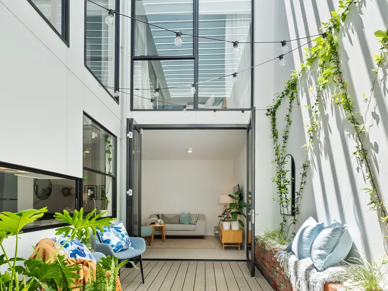 Bright and breezy coastal townhouse